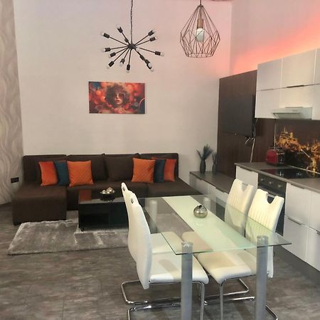 Dohany Apartment Deluxe Budapest Exteriör bild