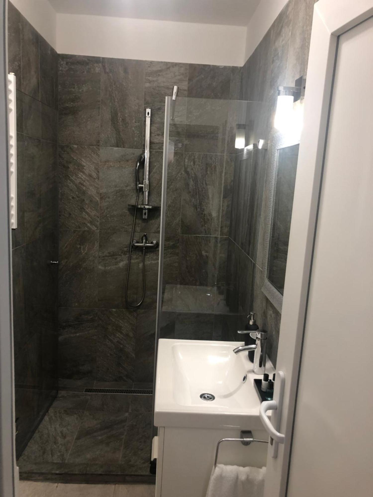 Dohany Apartment Deluxe Budapest Exteriör bild